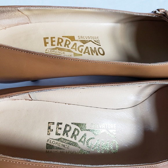 Salvatore Ferragamo Beige Buckle Kitten Heels 8 2A - Picture 2 of 7